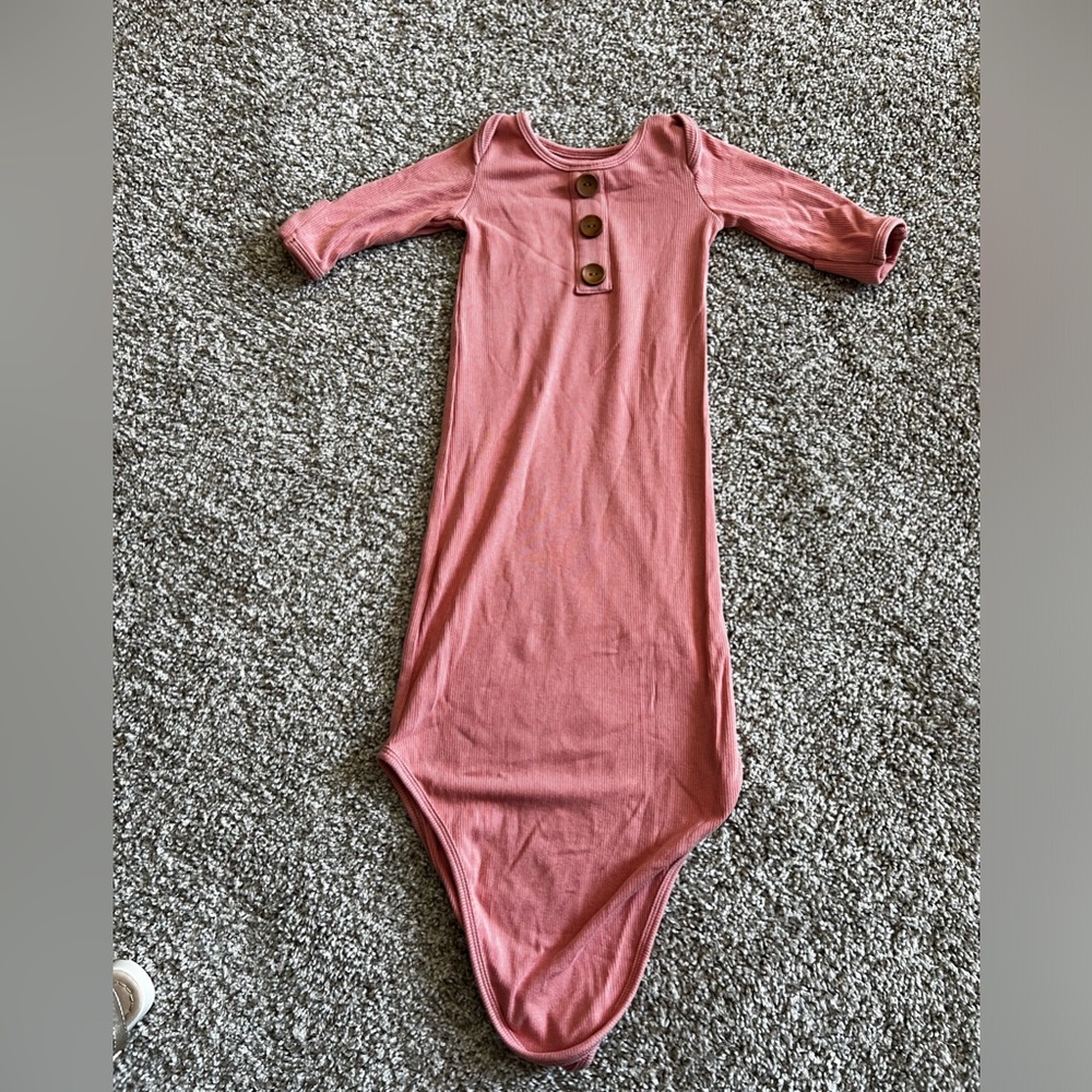 Newborn Baby Knot Gown